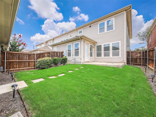 1020 Gardenia Street, Carrollton, TX 75007