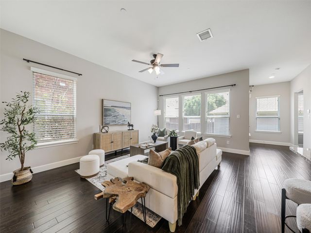 1020 Gardenia Street, Carrollton, TX 75007