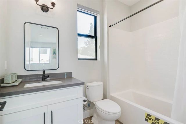 13368 Pala Avenue, Sylmar, CA 91342