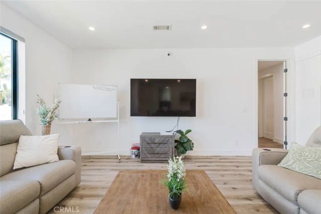 13368 Pala Avenue, Sylmar, CA 91342