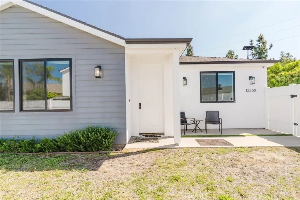 13368 Pala Avenue, Sylmar, CA 91342