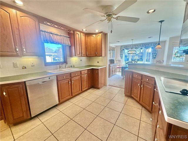 168 Donna Lea Boulevard, Amherst, NY 14221