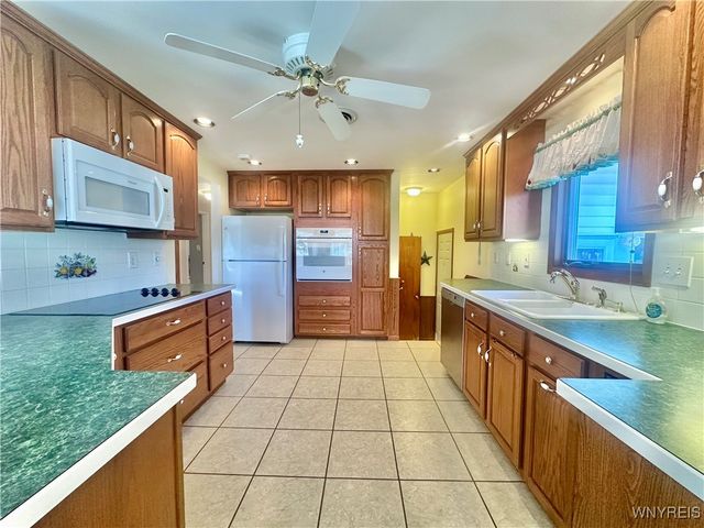 168 Donna Lea Boulevard, Amherst, NY 14221