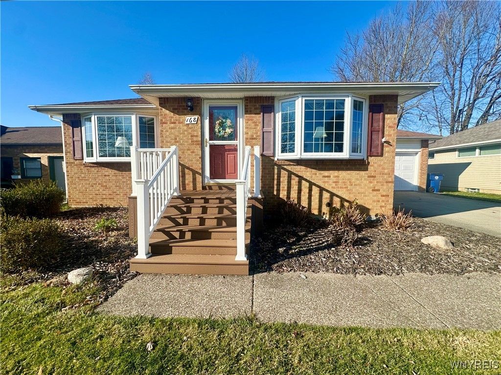 168 Donna Lea Boulevard, Amherst, NY 14221