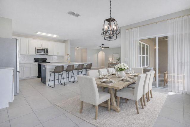 2736 SUMMERGLEN LANE, Eustis, FL 32726