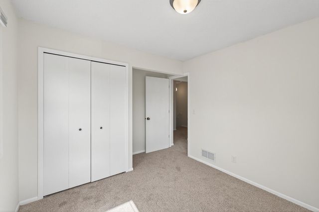 8811 42nd Avenue N, New Hope, MN 55427