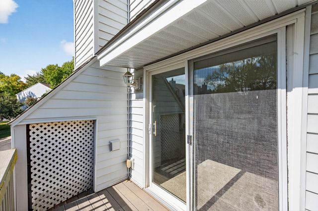 8811 42nd Avenue N, New Hope, MN 55427