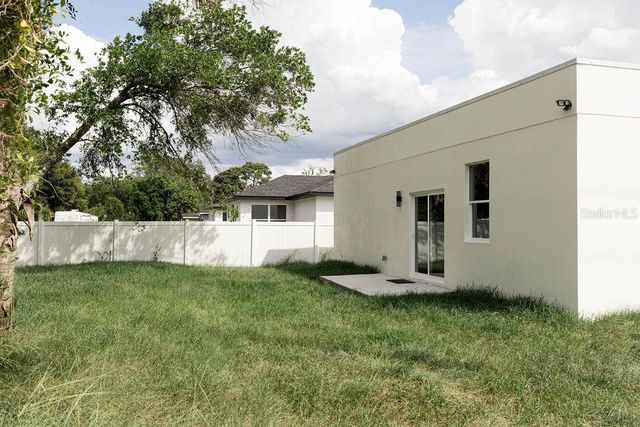 67 W 10TH STREET, Apopka, FL 32703