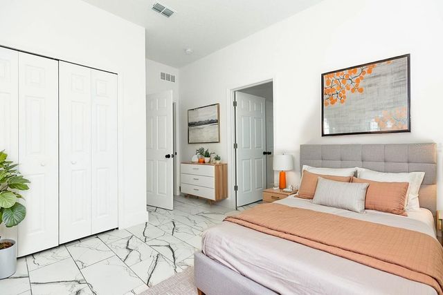 67 W 10TH STREET, Apopka, FL 32703