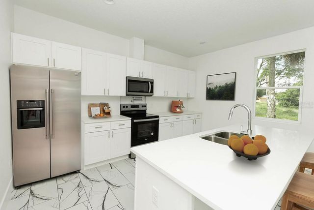 67 W 10TH STREET, Apopka, FL 32703