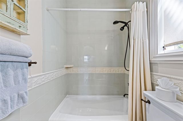 42 Nurmi Dr, Fort Lauderdale, FL 33301