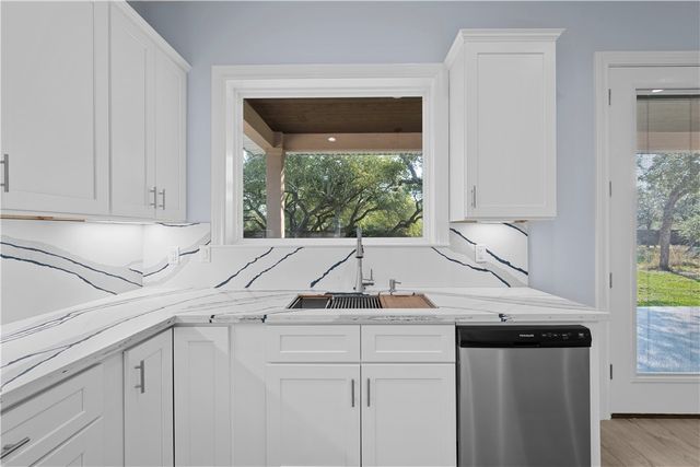 24 St Andrews Pl, Rockport, TX 78382