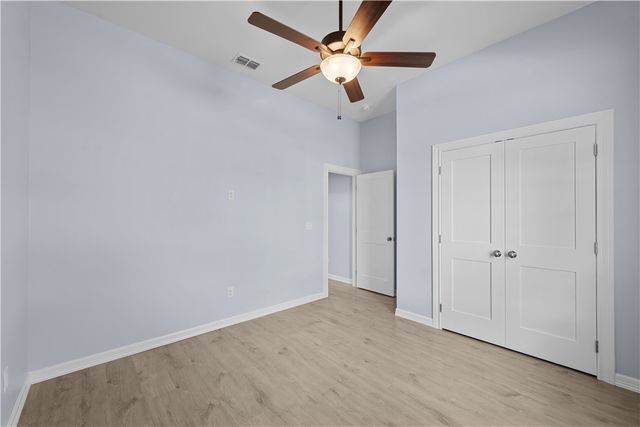 24 St Andrews Pl, Rockport, TX 78382