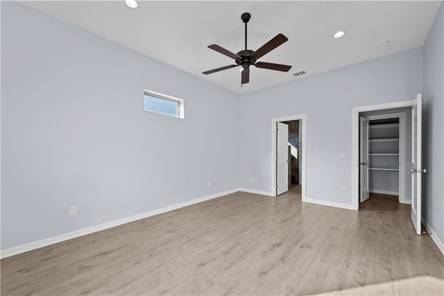 24 St Andrews Pl, Rockport, TX 78382