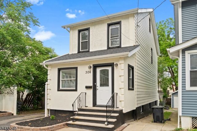 306 Smith St, Newark City, NJ 07106