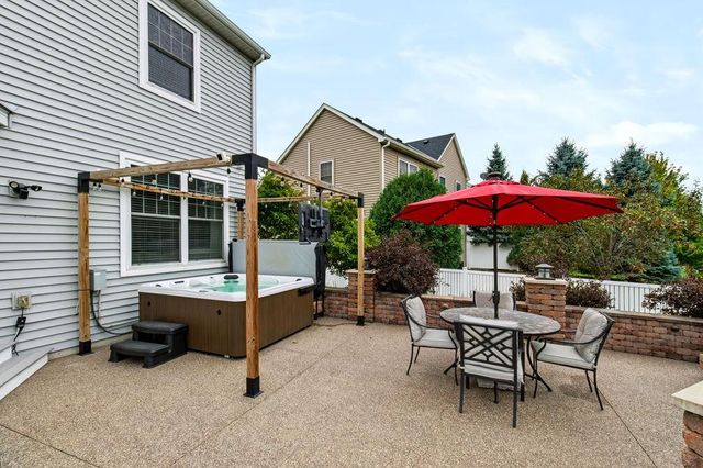 8547 Kirkwood Lane N, Maple Grove, MN 55369