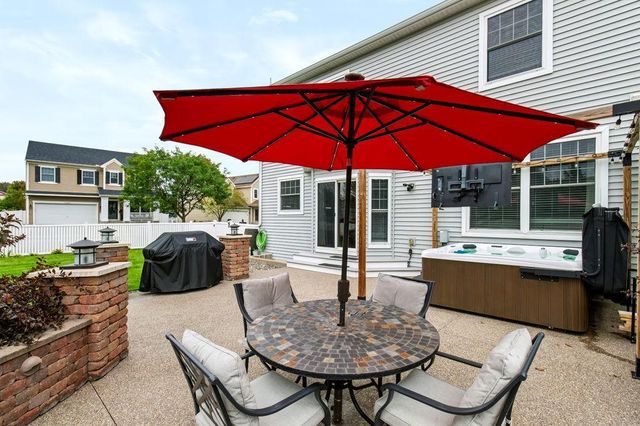 8547 Kirkwood Lane N, Maple Grove, MN 55369