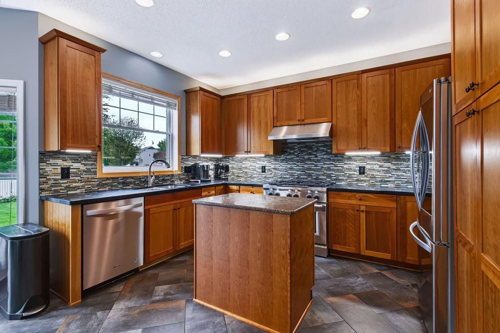 8547 Kirkwood Lane N, Maple Grove, MN 55369 — photo 3