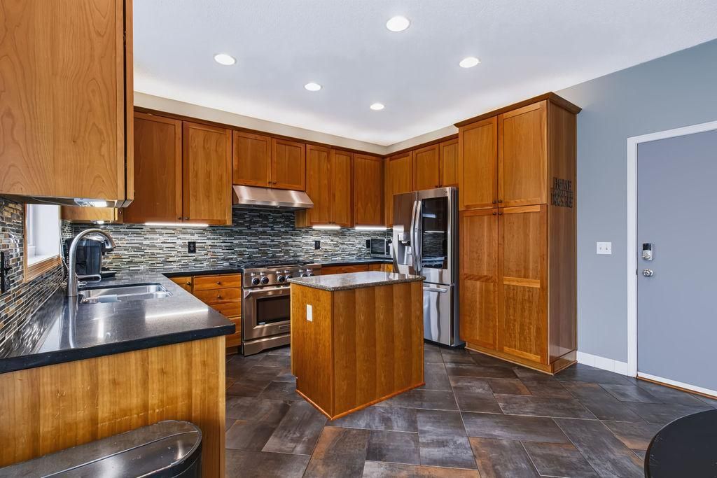8547 Kirkwood Lane N, Maple Grove, MN 55369 — photo 4