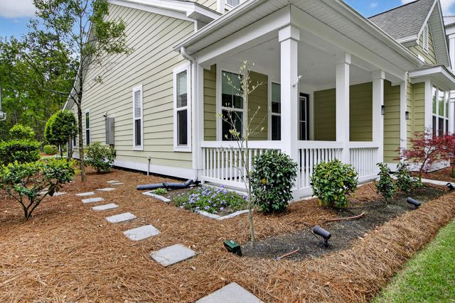 153 Village Ponds Drive, Summerville, SC 29483