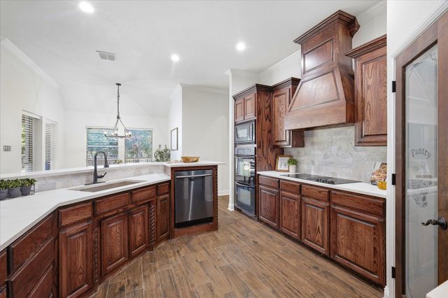 514 Oak Hills Drive, Newark, TX 76071