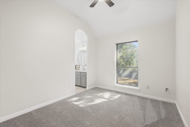 514 Oak Hills Drive, Newark, TX 76071