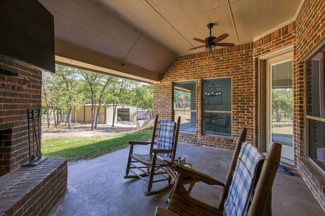514 Oak Hills Drive, Newark, TX 76071