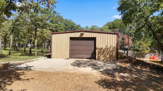 514 Oak Hills Drive, Newark, TX 76071
