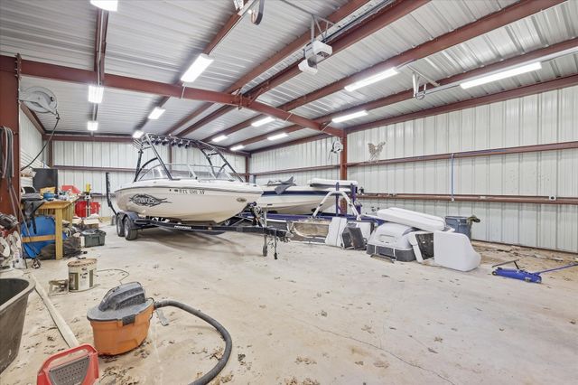 514 Oak Hills Drive, Newark, TX 76071