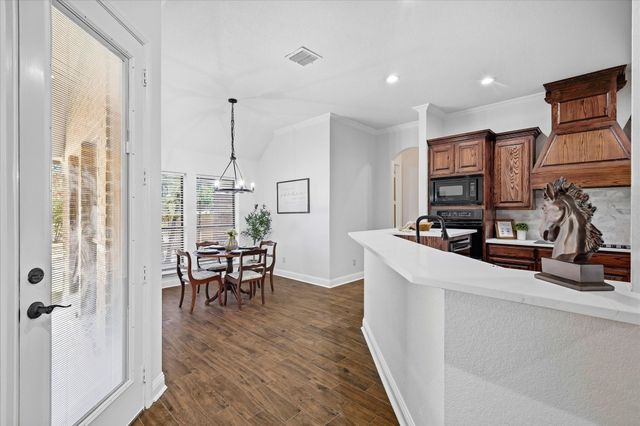 514 Oak Hills Drive, Newark, TX 76071