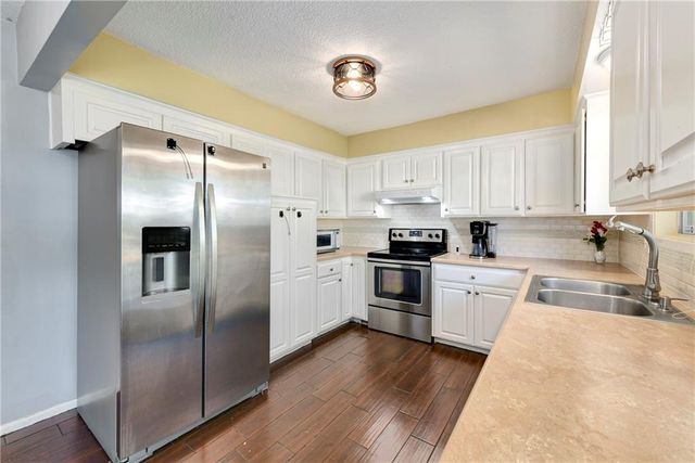 16006 Lawrence Avenue, Belton, MO 64012