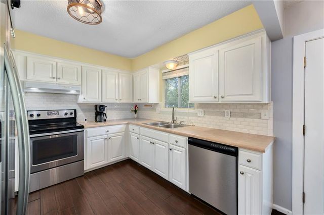 16006 Lawrence Avenue, Belton, MO 64012