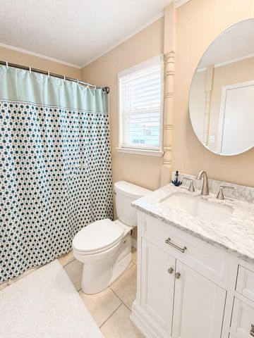 1319 Maui Drive, Tiki Island, TX 77554