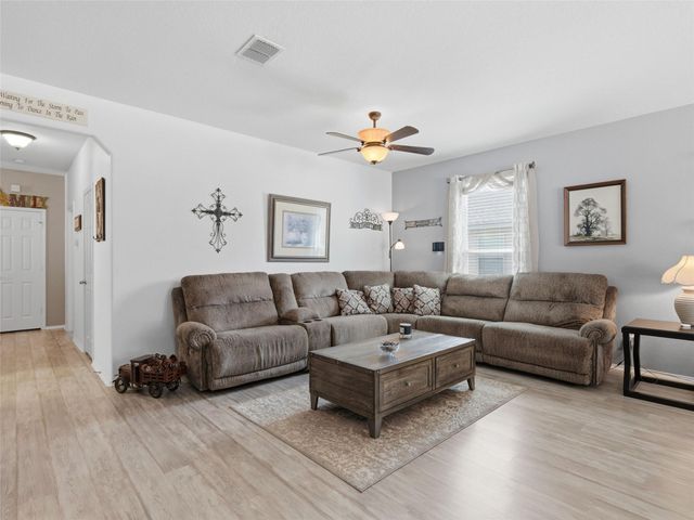 216 Hawks MDWS, Schertz, TX 78154