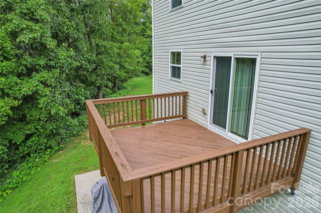 1076 SE Tangle Ridge Drive SE, Concord, NC 28025