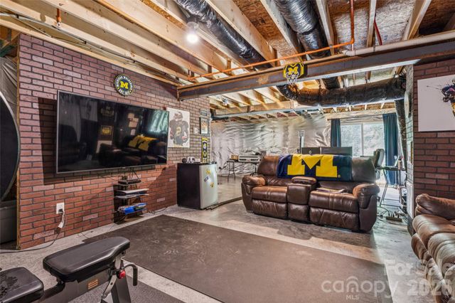 1076 SE Tangle Ridge Drive SE, Concord, NC 28025