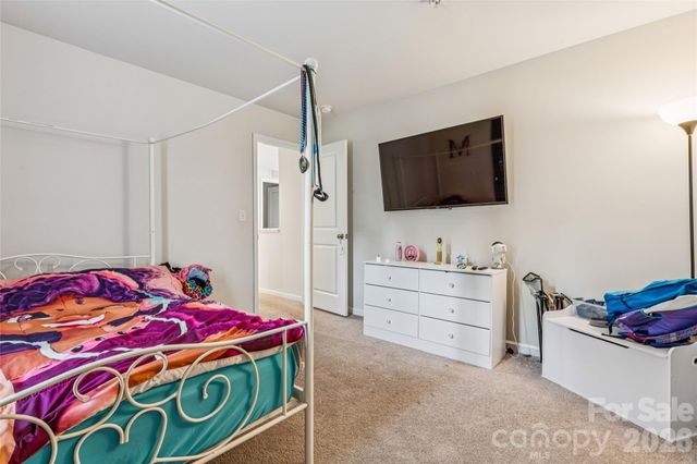 1076 SE Tangle Ridge Drive SE, Concord, NC 28025
