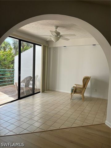 2182 Anchorage LN A, Naples, FL 34104