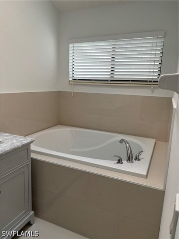 2182 Anchorage LN A, Naples, FL 34104