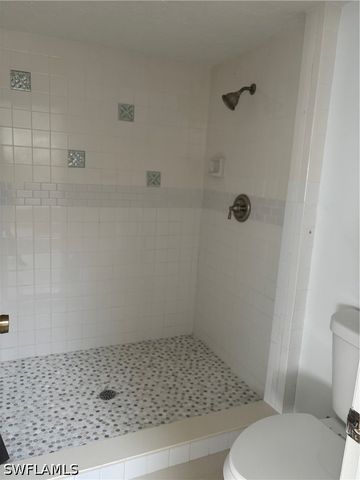 2182 Anchorage LN A, Naples, FL 34104