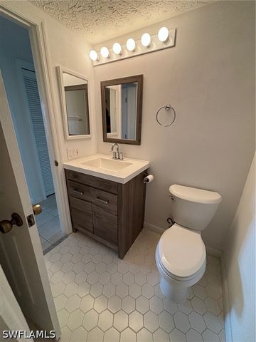 2182 Anchorage LN A, Naples, FL 34104