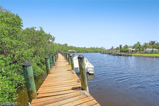 2182 Anchorage LN A, Naples, FL 34104