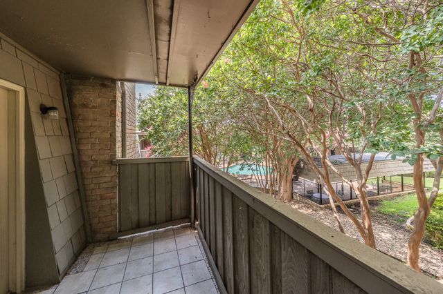 7706 Meadow Road 225, Dallas, TX 75230