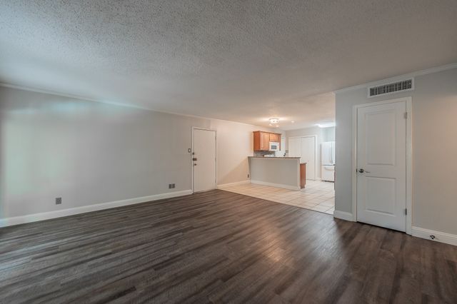 7706 Meadow Road 225, Dallas, TX 75230