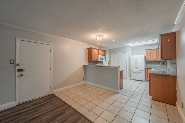 7706 Meadow Road 225, Dallas, TX 75230