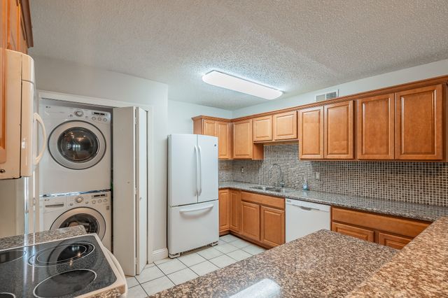 7706 Meadow Road 225, Dallas, TX 75230
