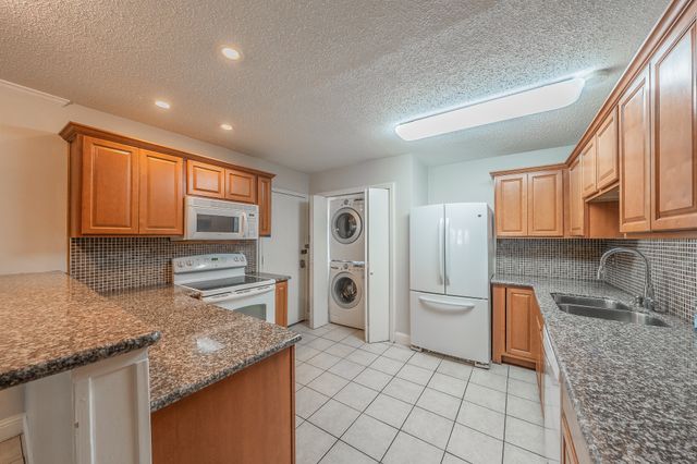7706 Meadow Road 225, Dallas, TX 75230