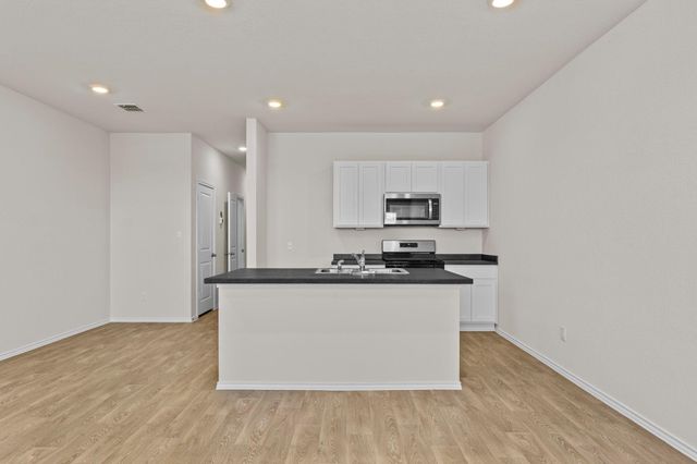 132 Kendall LN, Maxwell, TX 78656