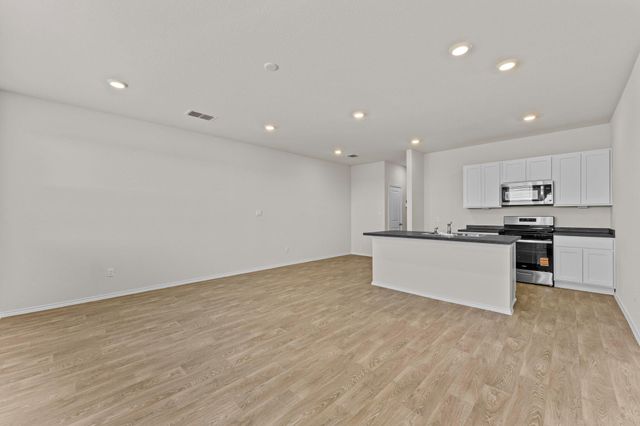 132 Kendall LN, Maxwell, TX 78656