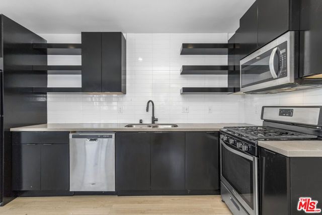 3148 James M Wood Boulevard, Los Angeles, CA 90006